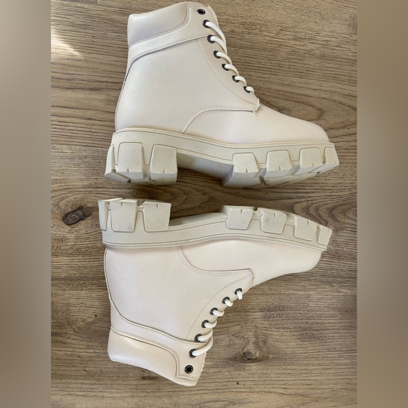 New Wild Diva Lounge Chunky Cream Lace-Up Combat Snow Ankle Boots Women’s 7 1/2 - Picture 4 of 7